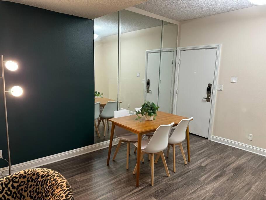 Travel Haven At Miracle Mile- 110 Apartamento
